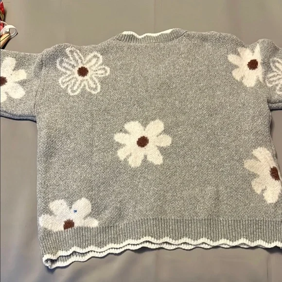 Warm Floral Gray Sweater - Picture 3 of 6